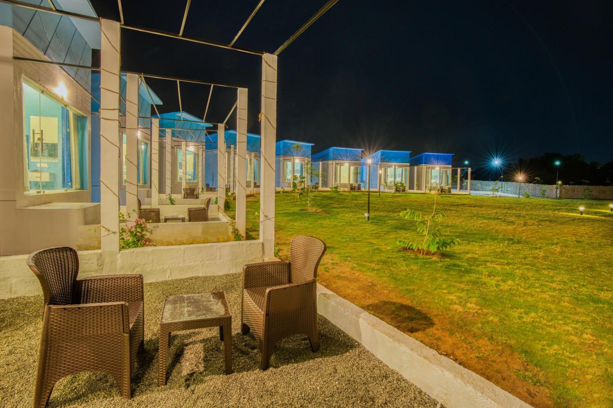 Seaborne Beach Resort Auroville Buitenkant foto