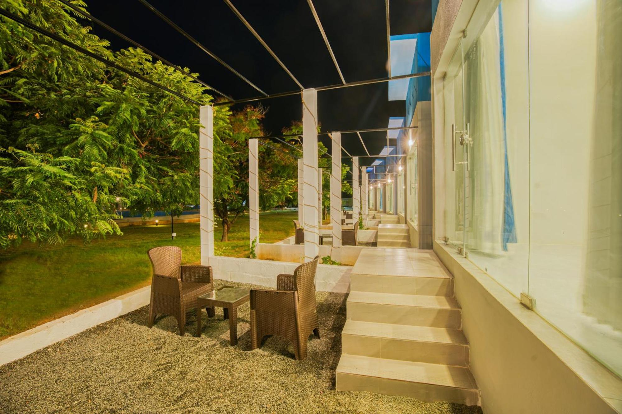 Seaborne Beach Resort Auroville Buitenkant foto