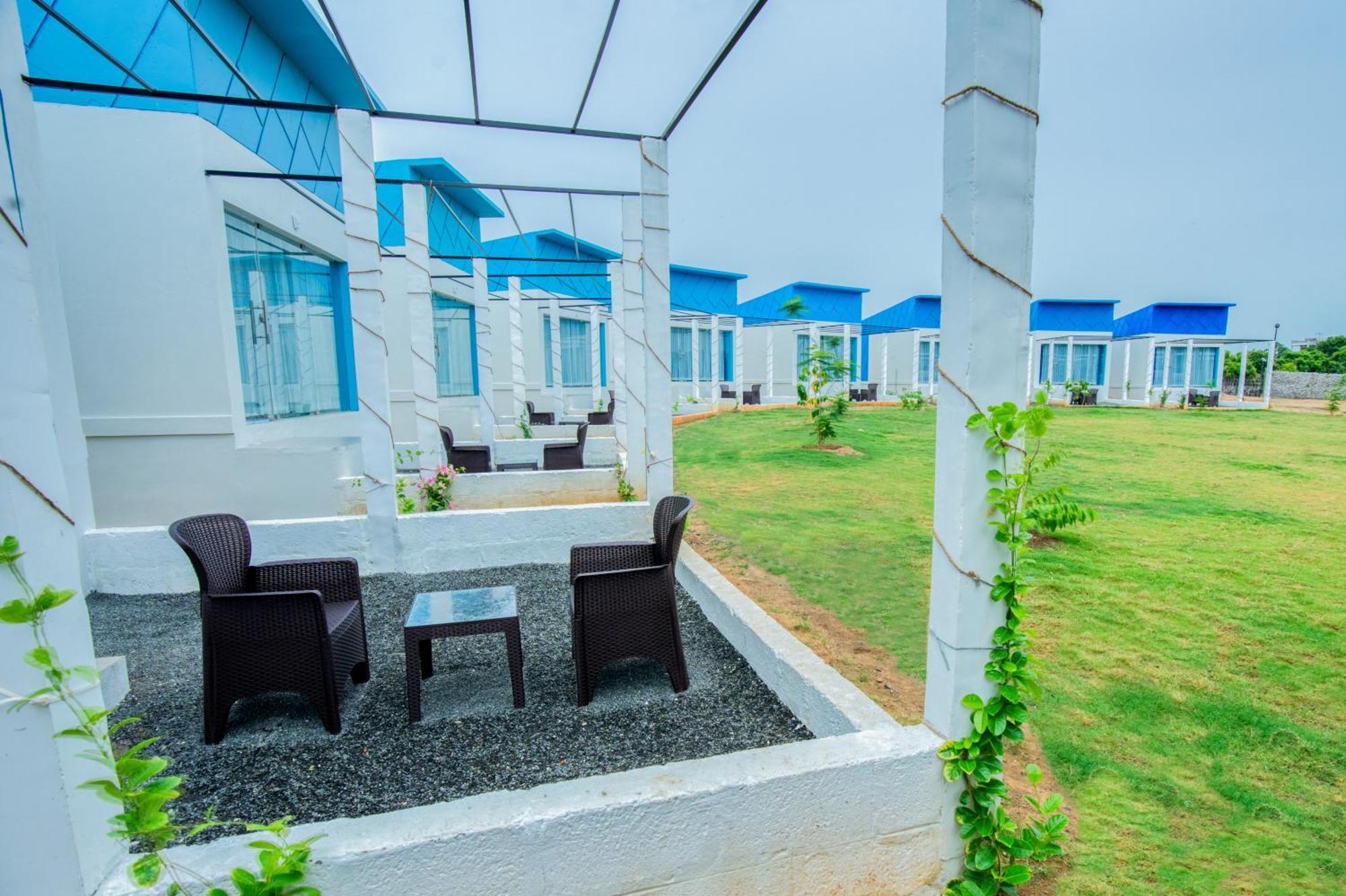 Seaborne Beach Resort Auroville Buitenkant foto
